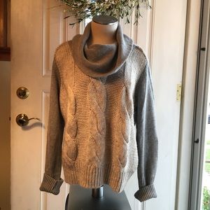 NWT Beautiful NWT DKNYC Chunky Sweater -Size Large